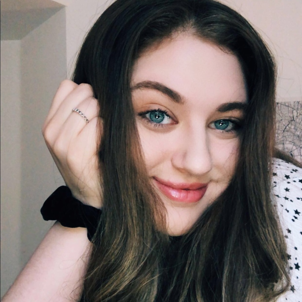 Meet your Posher, Laila